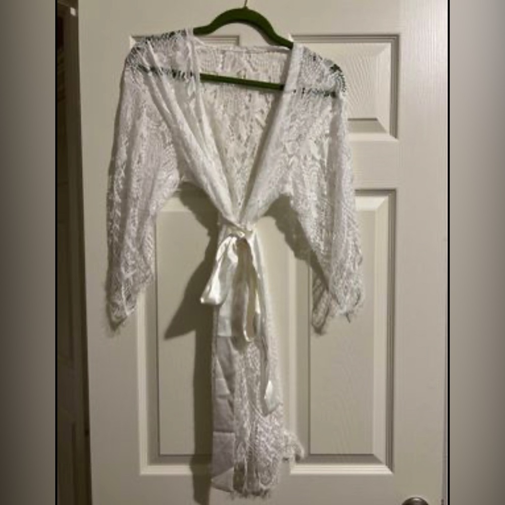 White lace robe